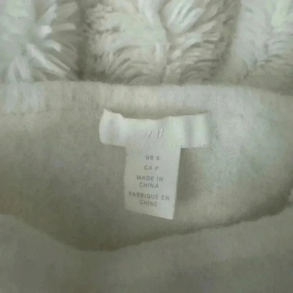 H&M White fuzzy off the shoulder dressy top - Picture 3 of 3